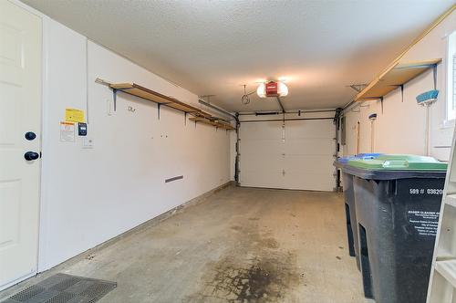 6040 Ellison Avenue, Peachland, BC - Indoor Photo Showing Garage