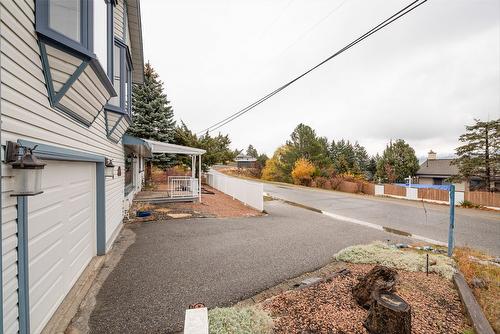 6040 Ellison Avenue, Peachland, BC - Outdoor