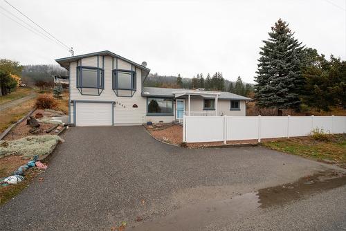 6040 Ellison Avenue, Peachland, BC - Outdoor