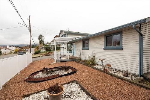 6040 Ellison Avenue, Peachland, BC - Outdoor With Exterior