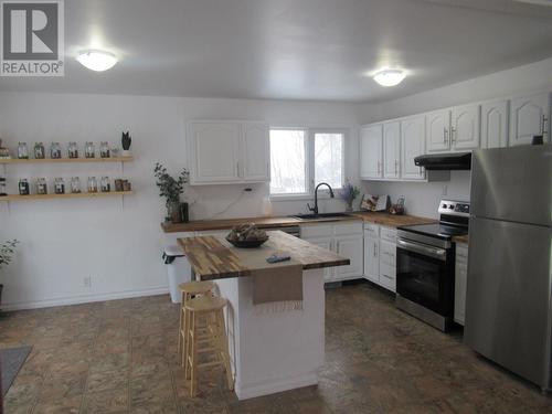 4909 55 Avenue, Pouce Coupe, BC - Indoor Photo Showing Kitchen With Upgraded Kitchen