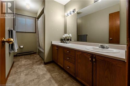 831 O'Brien Street, North Bay, ON - Indoor Photo Showing Bathroom