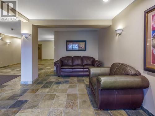 256 Hastings Avenue Unit# 411, Penticton, BC - Indoor Photo Showing Living Room