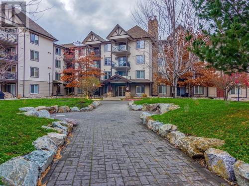 256 Hastings Avenue Unit# 411, Penticton, BC - Outdoor With Balcony With Facade