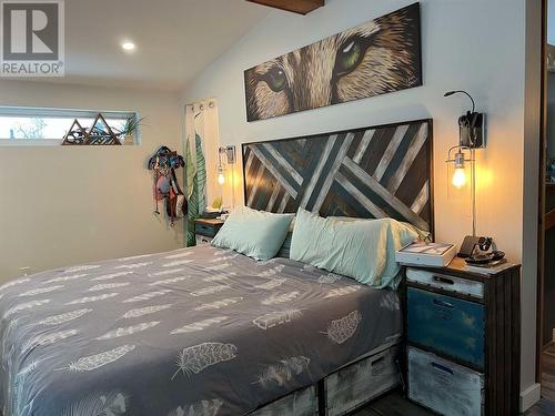 3416 8Th Avenue, Castlegar, BC - Indoor Photo Showing Bedroom