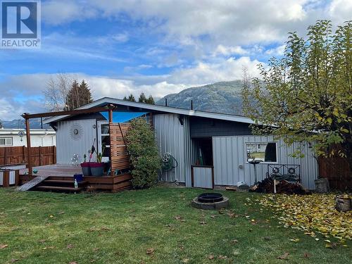 3416 8Th Avenue, Castlegar, BC - Outdoor