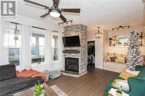 944 Copeland Street, North Bay, ON - Indoor Photo Showing Living Room With Fireplace