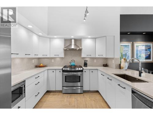 1128 Sunset Drive Unit# 317, Kelowna, BC - Indoor Photo Showing Kitchen With Double Sink With Upgraded Kitchen