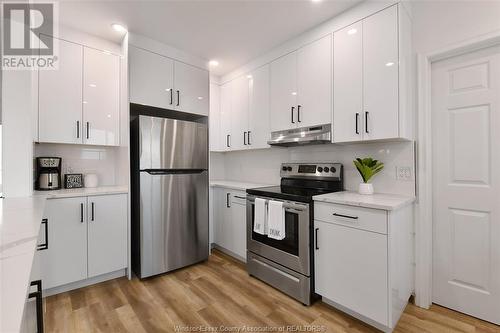 208 Robson Road, Leamington, ON - Indoor Photo Showing Kitchen