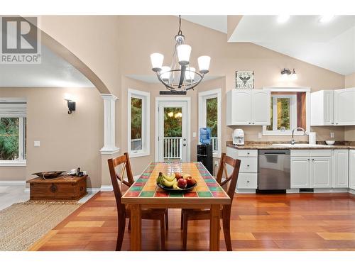 2565 Forest Drive, Blind Bay, BC - Indoor Photo Showing Dining Room