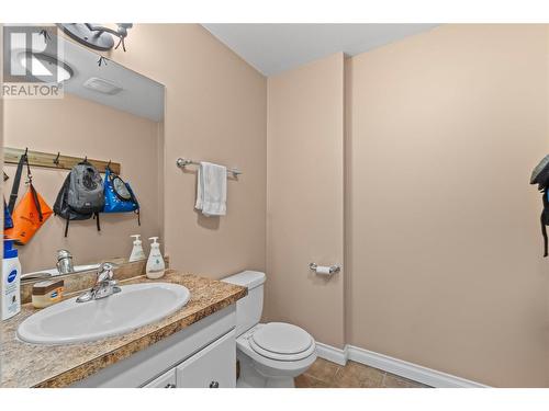 2565 Forest Drive, Blind Bay, BC - Indoor Photo Showing Bathroom