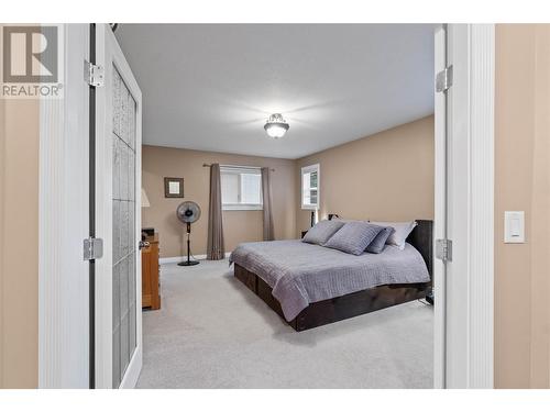 2565 Forest Drive, Blind Bay, BC - Indoor Photo Showing Bedroom