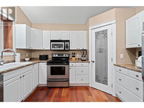 2565 Forest Drive, Blind Bay, BC - Indoor Photo Showing Kitchen