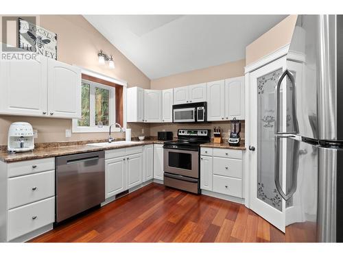 2565 Forest Drive, Blind Bay, BC - Indoor Photo Showing Kitchen