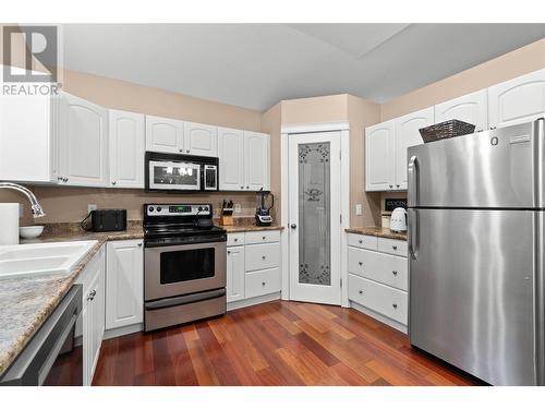 2565 Forest Drive, Blind Bay, BC - Indoor Photo Showing Kitchen