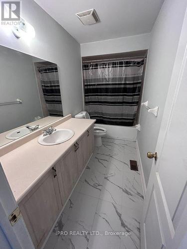 129 Sewells Lane, Brampton, ON - Indoor Photo Showing Bathroom