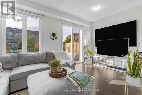 26 - 50 Edinburgh Drive, Brampton, ON - Indoor Photo Showing Living Room