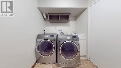 1144 Kos Boulevard, Mississauga, ON - Indoor Photo Showing Laundry Room