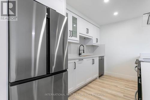 818 - 60 Southport Street, Toronto, ON - Indoor Photo Showing Kitchen