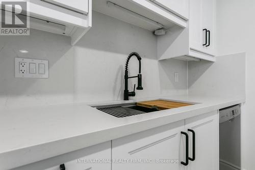 818 - 60 Southport Street, Toronto, ON - Indoor Photo Showing Kitchen