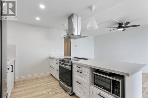 818 - 60 Southport Street, Toronto, ON - Indoor Photo Showing Kitchen