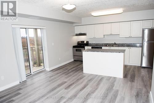 817 - 239 Auburn Drive, Waterloo, ON - Indoor Photo Showing Kitchen