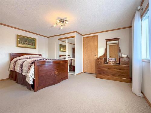 14 Robin Bay, Brandon, MB - Indoor Photo Showing Bedroom