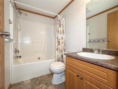 14 Robin Bay, Brandon, MB - Indoor Photo Showing Bathroom