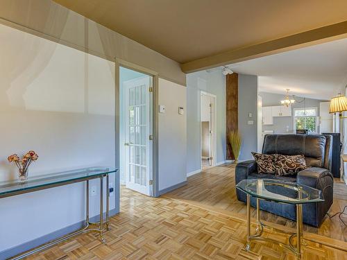 Salon - 620 5E Rang E., Chertsey, QC - Indoor Photo Showing Living Room