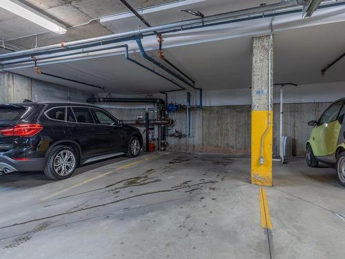 Garage - 12025 Av. De Poutrincourt, Montréal (Ahuntsic-Cartierville), QC - Indoor Photo Showing Garage