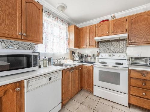 Kitchen - 1-1705 Av. Barbe, Laval (Chomedey), QC - Indoor Photo Showing Kitchen