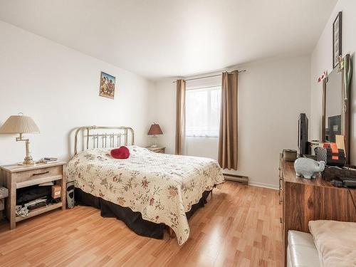 Master bedroom - 1-1705 Av. Barbe, Laval (Chomedey), QC - Indoor Photo Showing Bedroom