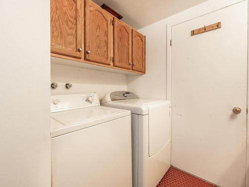 Bathroom - 1-1705 Av. Barbe, Laval (Chomedey), QC - Indoor Photo Showing Laundry Room