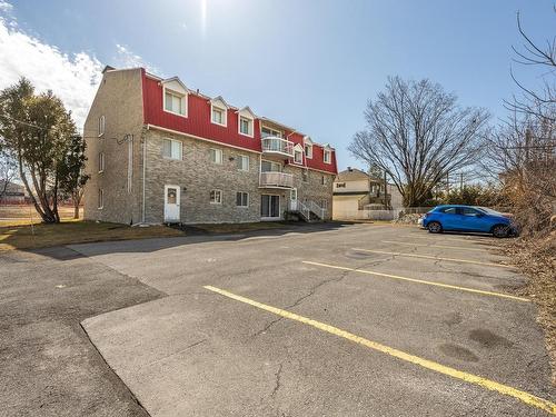 Parking - 1-1705 Av. Barbe, Laval (Chomedey), QC - Outdoor