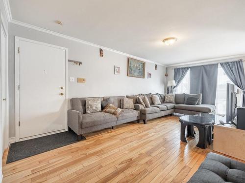 Living room - 1-1705 Av. Barbe, Laval (Chomedey), QC - Indoor Photo Showing Living Room