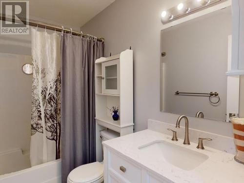 A-4555 Michigan Ave, Powell River, BC - Indoor Photo Showing Bathroom