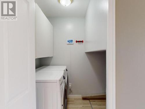 A-4555 Michigan Ave, Powell River, BC - Indoor Photo Showing Laundry Room