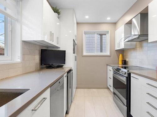 Kitchen - 4980  - 4984 2E Avenue O., Québec (Charlesbourg), QC - Indoor Photo Showing Kitchen With Upgraded Kitchen