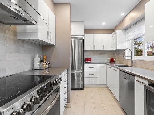 Kitchen - 4980  - 4984 2E Avenue O., Québec (Charlesbourg), QC - Indoor Photo Showing Kitchen With Upgraded Kitchen