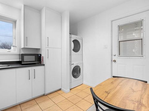 Kitchen - 4980  - 4984 2E Avenue O., Québec (Charlesbourg), QC - Indoor Photo Showing Laundry Room