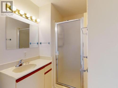 105-4477 Michigan Ave, Powell River, BC - Indoor Photo Showing Bathroom