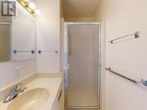 105-4477 Michigan Ave, Powell River, BC - Indoor Photo Showing Bathroom