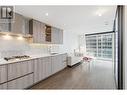 911 89 Nelson Street, Vancouver, BC  - Indoor Photo Showing Kitchen With Upgraded Kitchen 