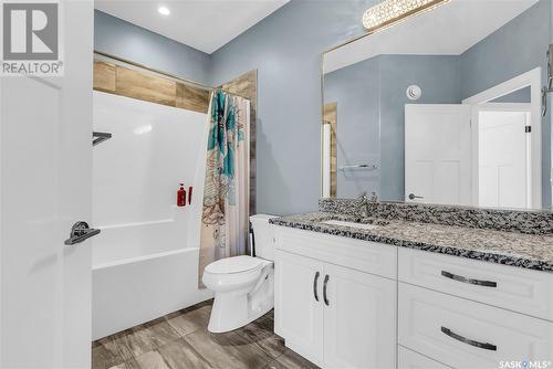 46 Country Crescent, Dundurn Rm No. 314, SK - Indoor Photo Showing Bathroom