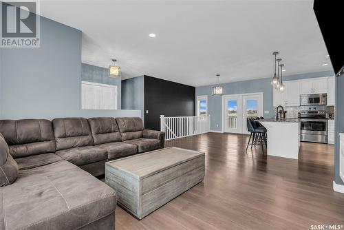 46 Country Crescent, Dundurn Rm No. 314, SK - Indoor Photo Showing Living Room