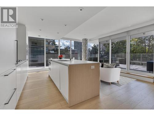 501 1180 Broughton Street, Vancouver, BC - Indoor