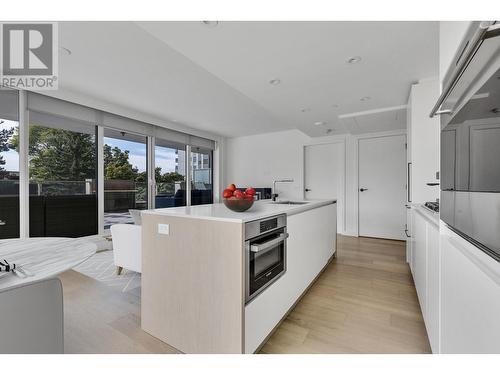 501 1180 Broughton Street, Vancouver, BC - Indoor Photo Showing Kitchen