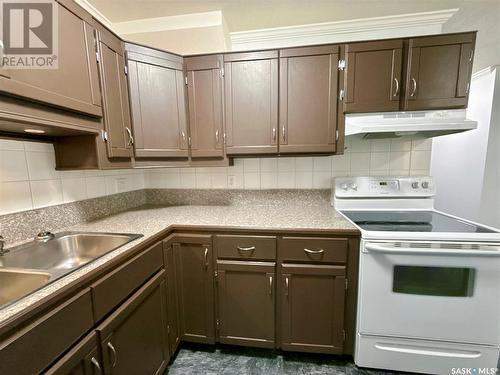 42 Cedar Meadow Drive, Regina, SK - Indoor Photo Showing Kitchen