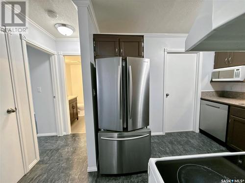 42 Cedar Meadow Drive, Regina, SK - Indoor Photo Showing Kitchen