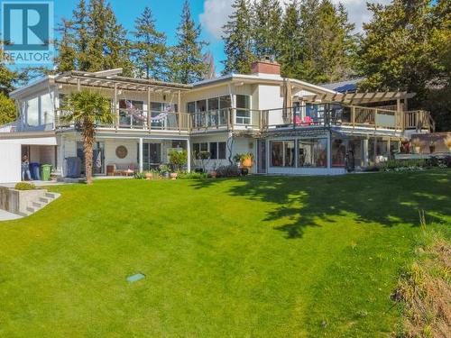 6948 Victoria Street, Powell River, BC - Outdoor